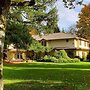 Cedar Wood Lodge B&B