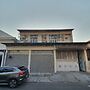 OYO 93114 Salak Homestay Syariah