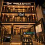 Qotel Comfort Chattarpur- Near Chattarpur Metro