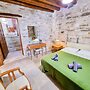 Skarinou's Landhouse Poolside Apartment
