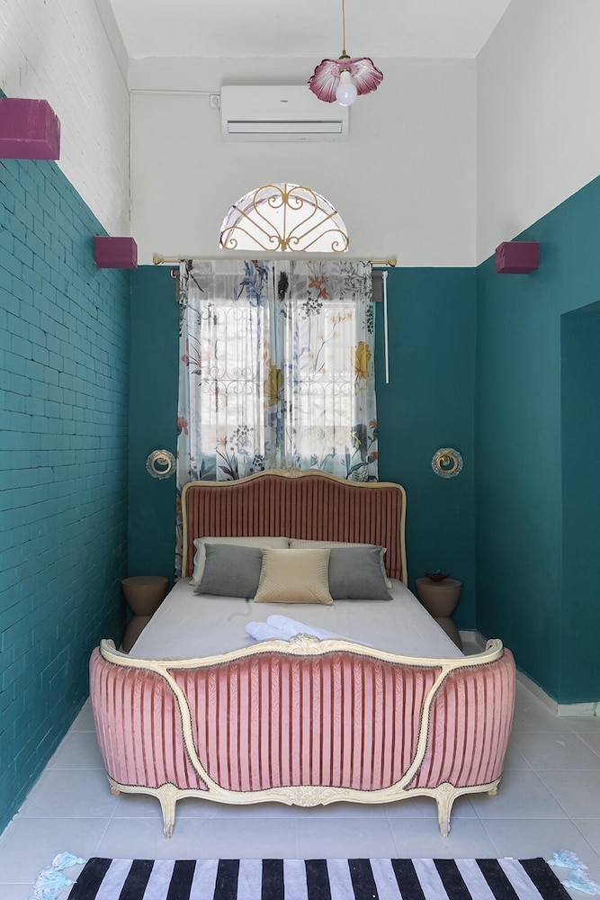 Eclectic1BR in Talpiot mkt by Sea N Rent
