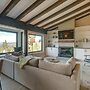 Condo w/ Lake Views - 1 Mi to Diamond Peak Ski!