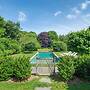Heated Pool Driftwood Cottage by Rovetravel