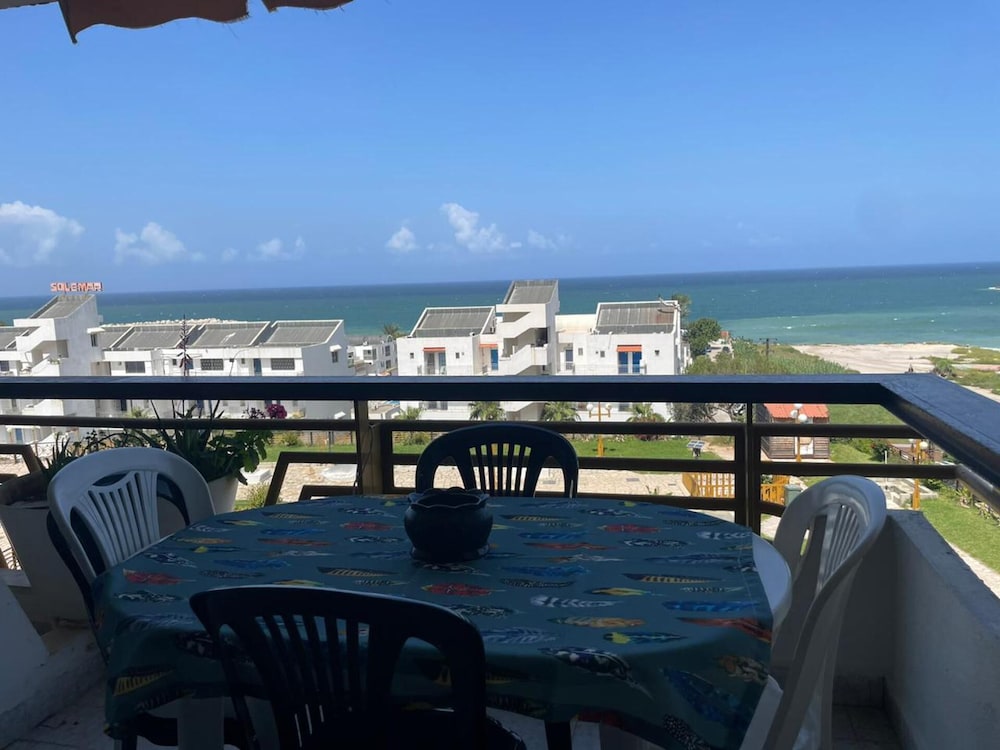 1 Bed Flat - Sleeps 2 - Pets - Pool - Smoking
