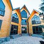 Everest Rest House