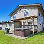 Crescent City Home w/ Hot Tub: Half-block to Beach