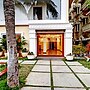 DE CROWN LUXURY HOTEL