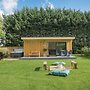 Luxury City to Country Retreat Lodge With Hot Tub