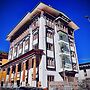 Tshongdu Boutique