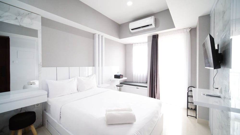 Nice And Comfy Studio Grand Dharmahusada Lagoon Apartment