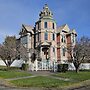 Starrett House