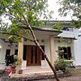 Hotel O Kebun Manis Homestay Near Lapangan Bola Volly Batu Kumbung