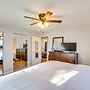 Country Club Hills Home: Walk to Rec Center!