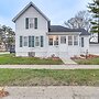 Michigan Retreat w/ Screened-in Porch, Near Lakes!