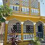 RUNTINGS HIDEAWAY STAY NOMPREL ROAD NEGRIL