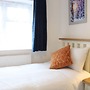 6guests-parking-nearstansted-accessible