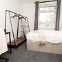 Stunning 1-bed Entire Apartment in Teddington