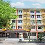 OYO Life 93405 Montong Are Residence