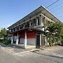OYO Life 93258 Kos Sahabat