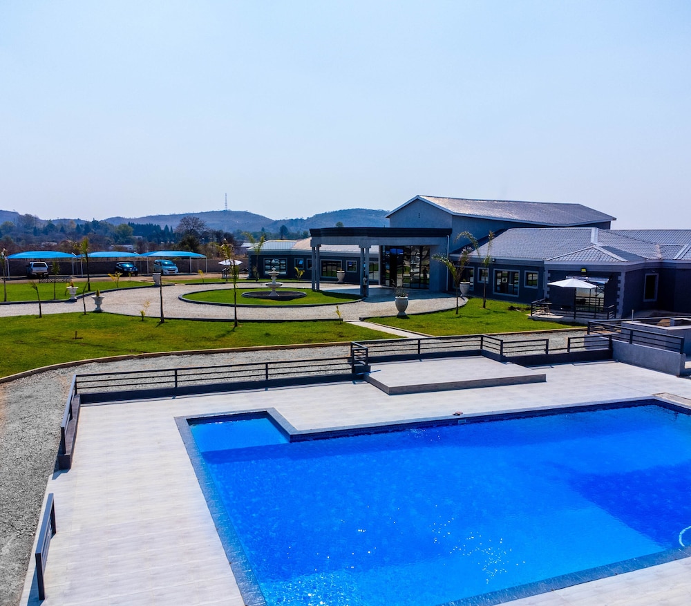URBAN LIFESTYLES HOTEL