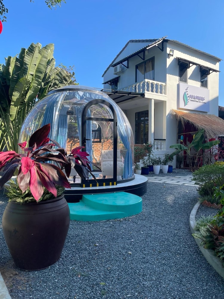 Reign Resort