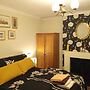 Beautiful 4-bed Apartment in Wolverhampton