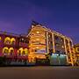 Fabhotel Prime The Golden Plaza