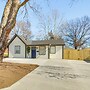 Stylish Home < 1 Mi to Dtwn Olathe: Dogs Welcome!