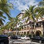 Palm Beach Hotel