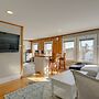 Sunny Newbury Apartment, 6 Mi to Market Square!
