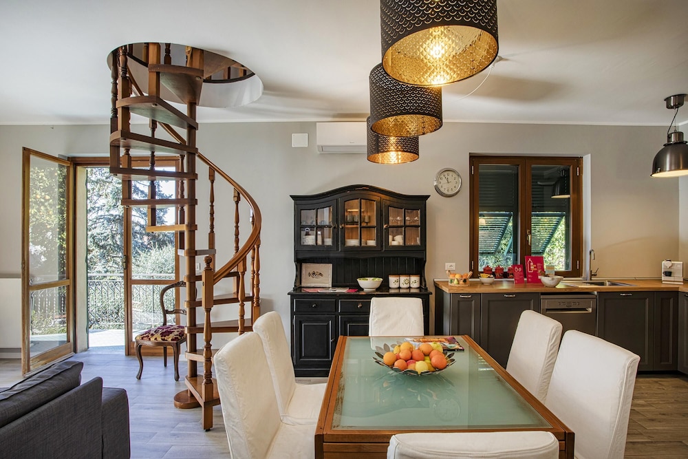 Seaview Apartment With Garden by Wonderful Italy