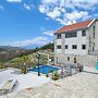 Villa 177