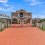 Charming 2 Story Retreat 2 Bedroom Home by RedAwning
