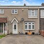 3-bed House, Sleeps 6, Free Parking,wifi