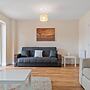3 Bed - Sleeps 7 - Hot-tub - Free Parking