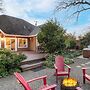 Valley of the Moon by Avantstay Tranquil Escape, Large Yard w/ Hot Tub