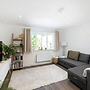 2 Bed 2 Bath Apt Close to Reigate Station - 2230