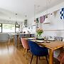 Pretty Coastal Home in Bosham Close to Water