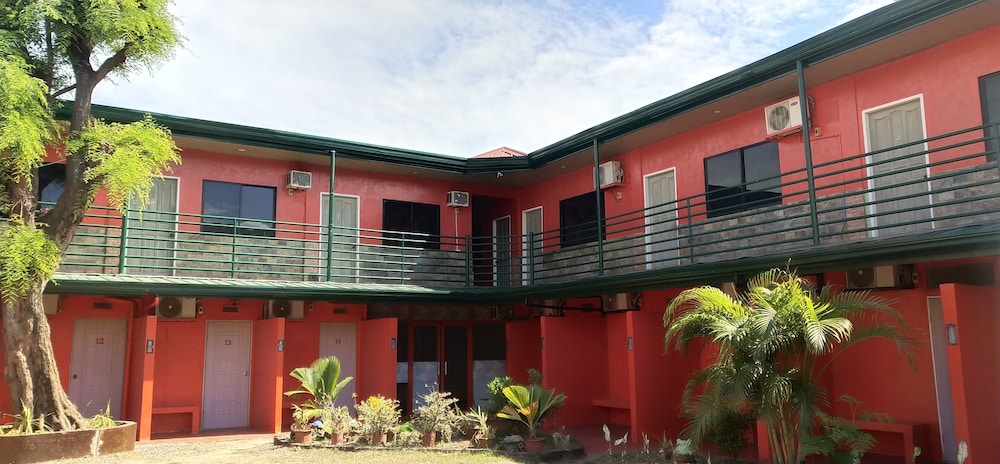 Max Travellers Inn