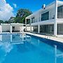 Gorgona Beach Hotel