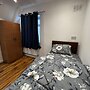 Lovely 6-bed House in Windsor