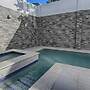 Jacuzzi Loft and Pool Glencoe Townhome