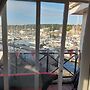 Marina View, South Facing Balcony Sunny Apartment