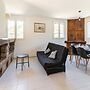 Minerve Holiday Home With Garden