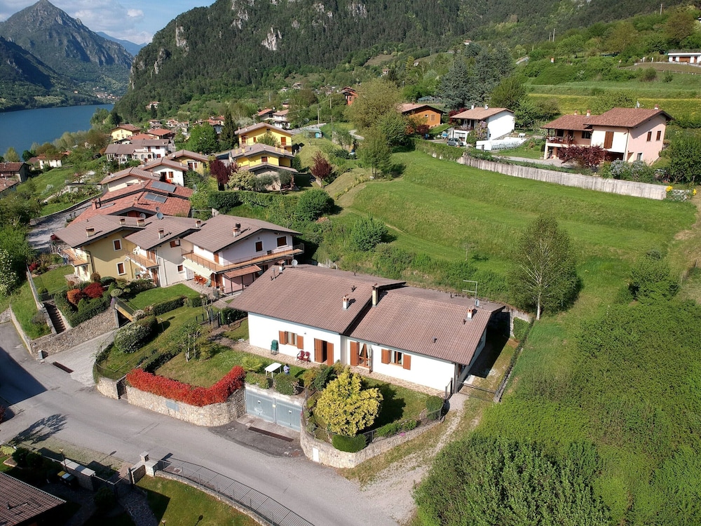 Holiday Home in Lombardy by Lake Idro
