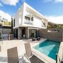 Villa in Benidorm With Private Pool