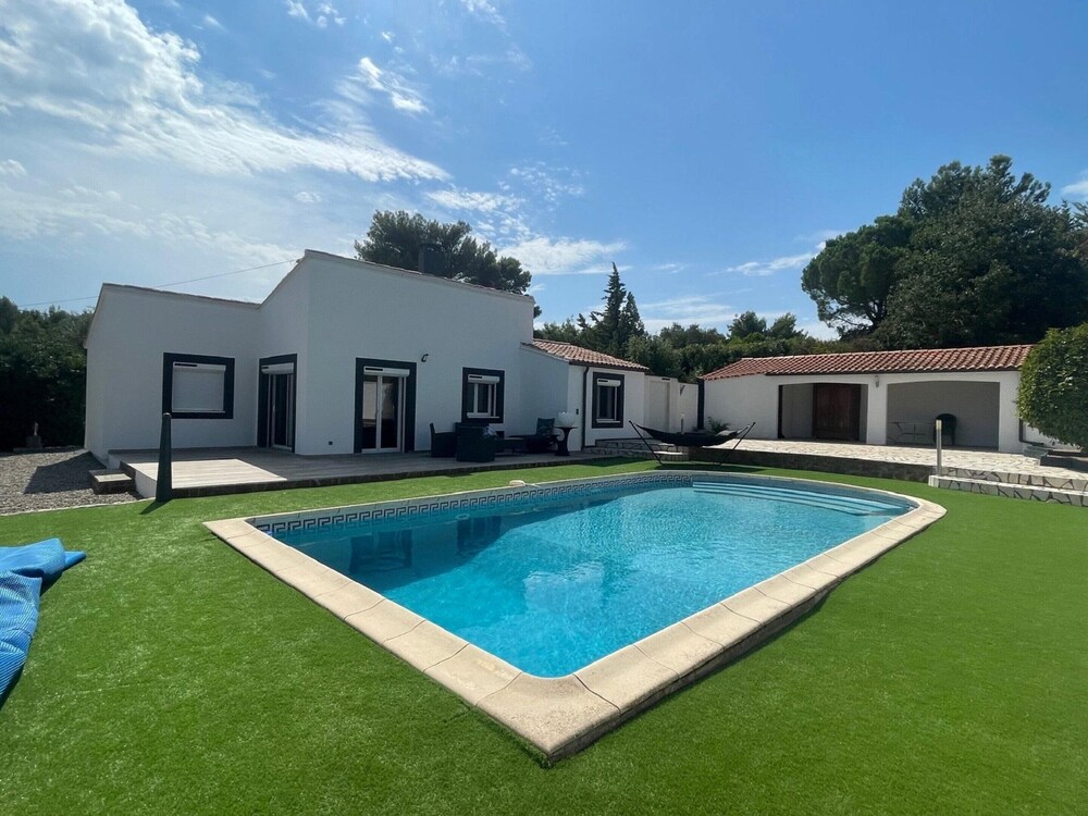 Modern Comfort in Minervois