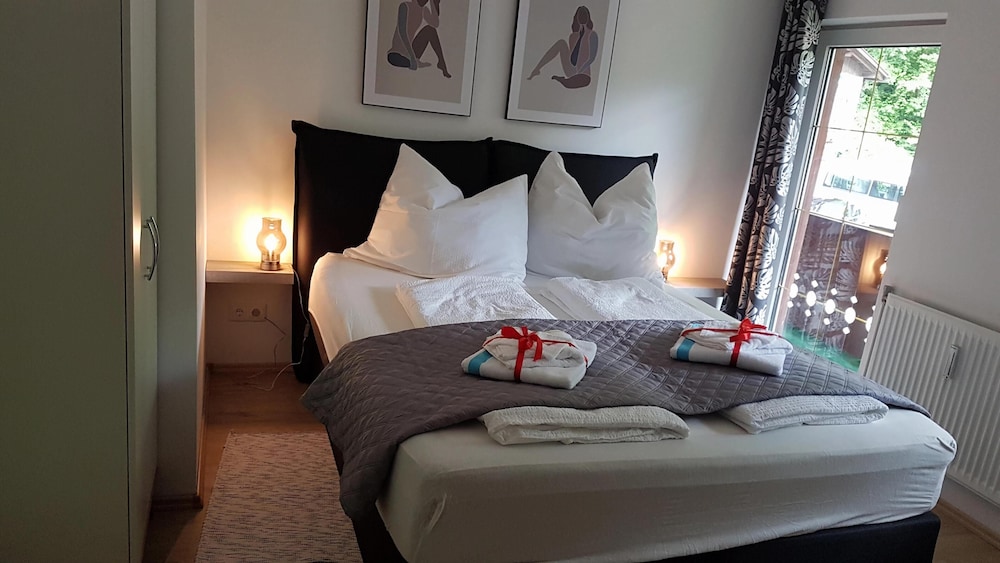 Apartment in Dorfzentrum Near Lake