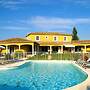 Villa in L'isle-sur-la-sorgue With Pool
