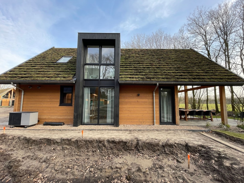 Forest Villa With Hot Tub 6 Persons
